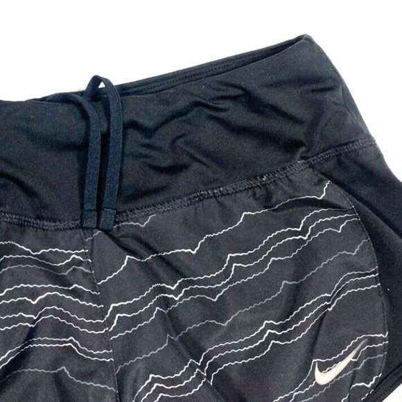 Nike Dri Fit Womens Running Shorts Black White Size XS Athletic 2.5 Banded Waist - Picture 2 of 5